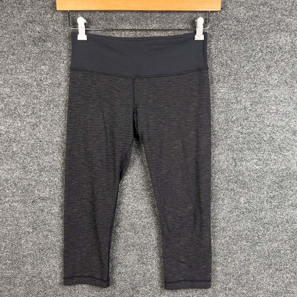 Lululemon‎ Athletica Women's Crop Leggings Size 6 Gray Athletic  Yoga Pants